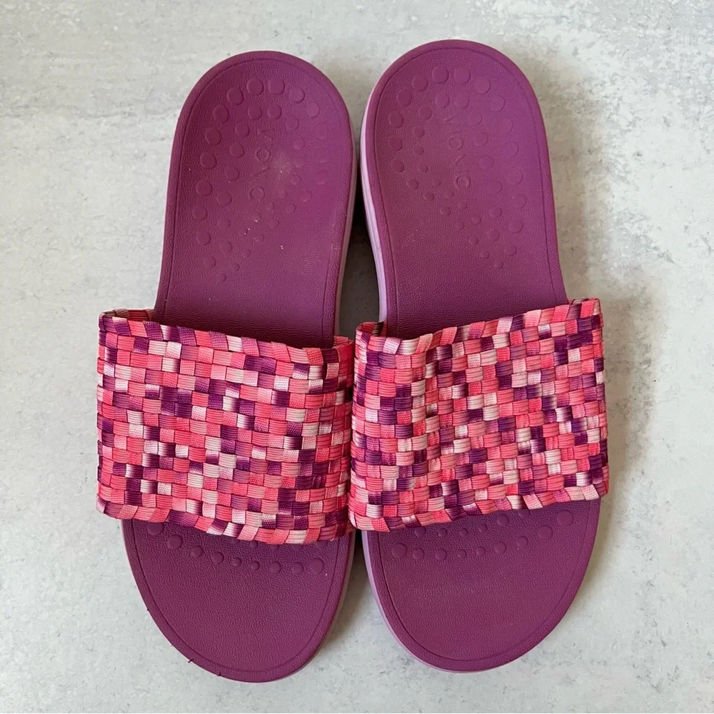 VIONIC Woven Slip On Sandals 8